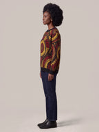 "Mduara" Sweatshirt — side view on model