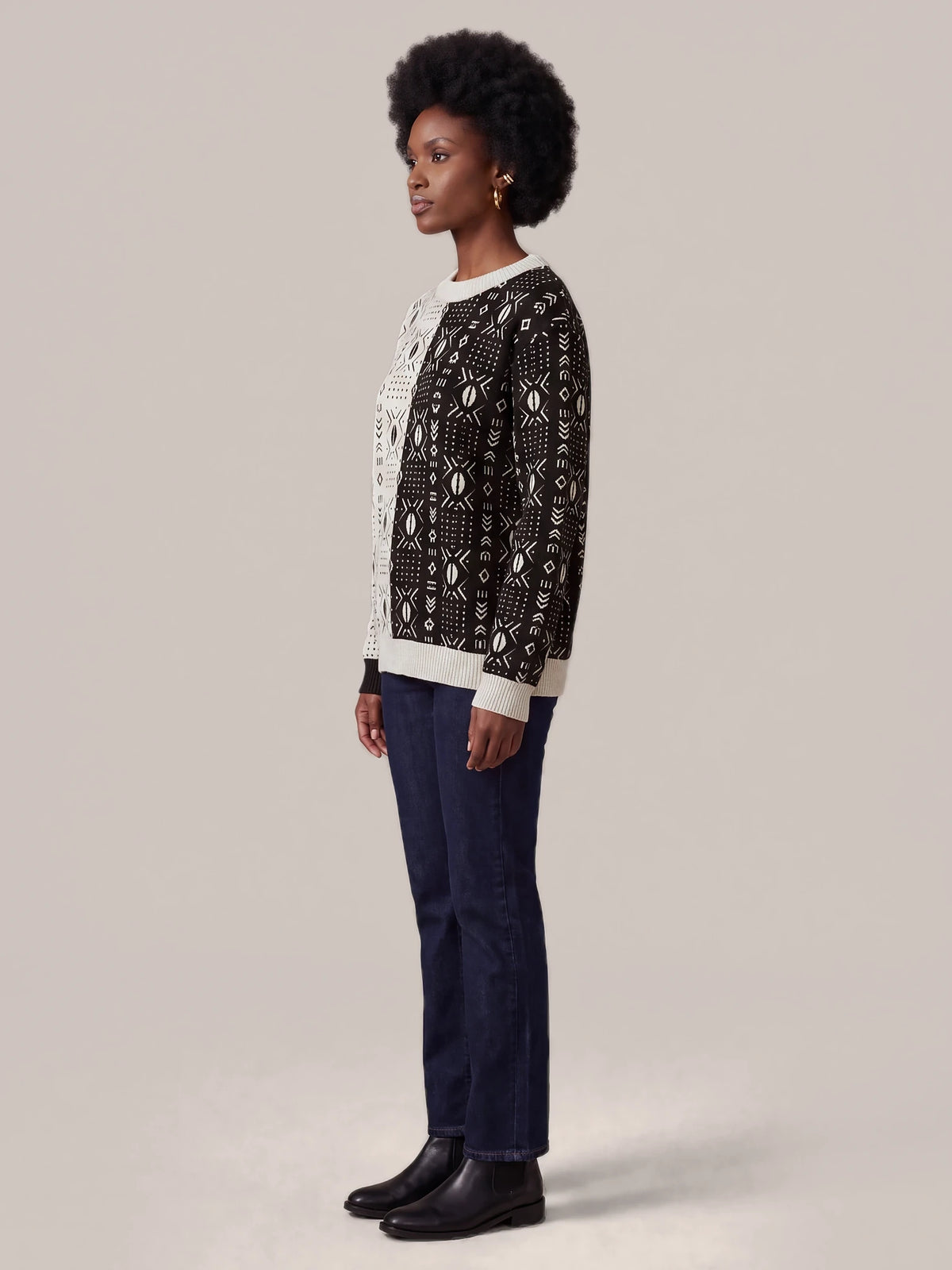 "Pacha" Sweatshirt — side view on model