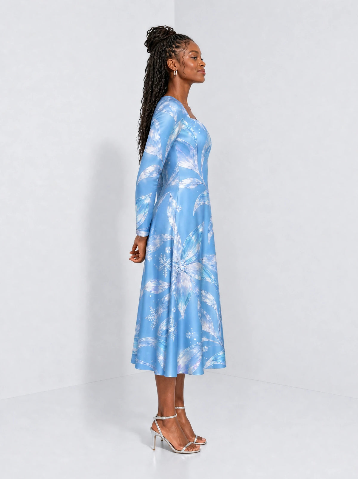 "Umande" Long Sleeve Sweetheart Midi Dress — side view on model