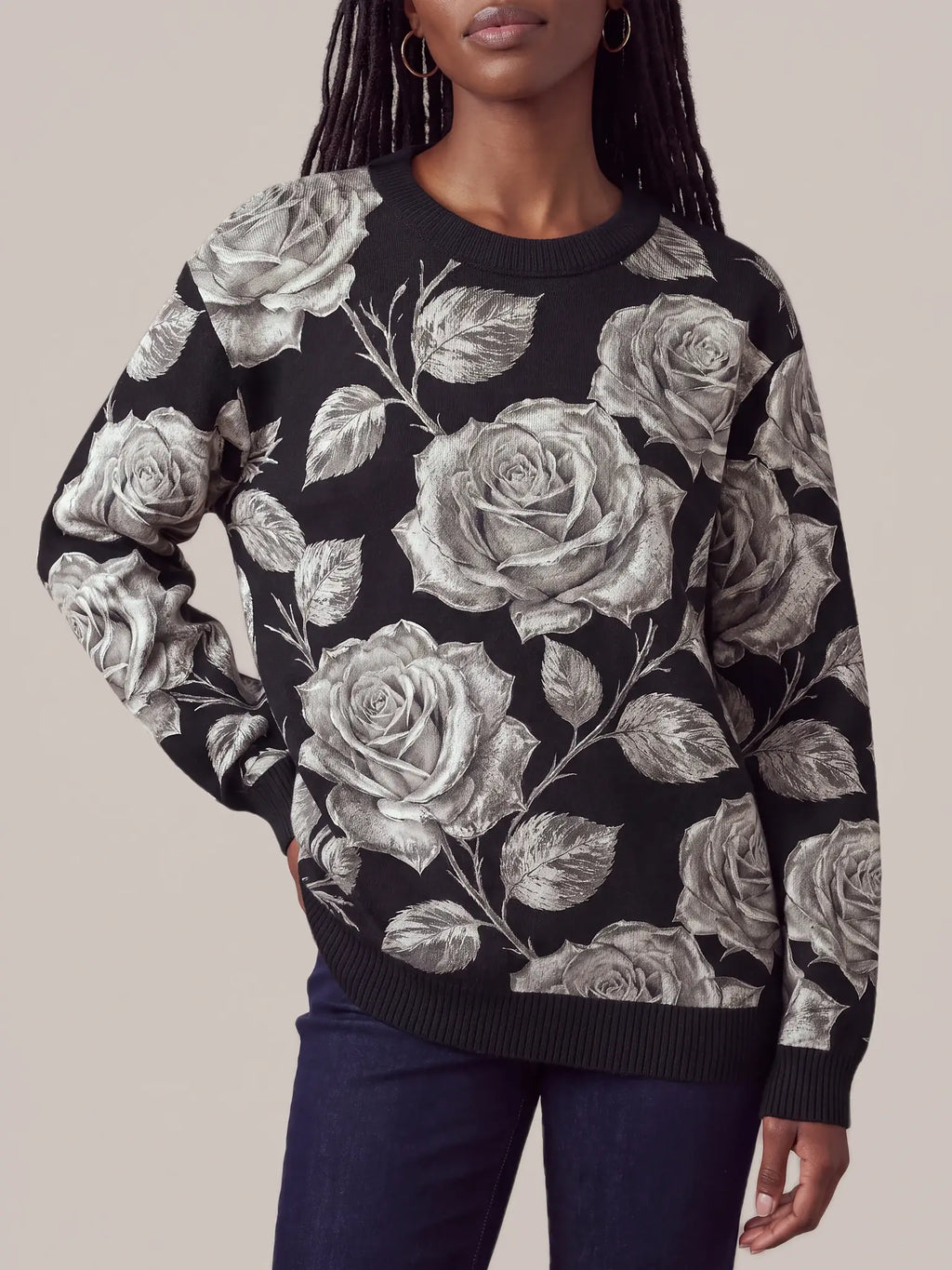 "Usiku" Sweatshirt — styled view on model