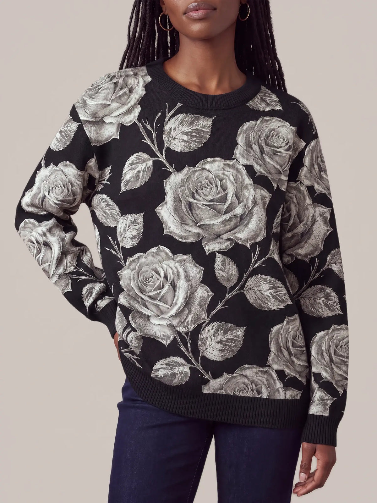 "Usiku" Sweatshirt — styled view on model
