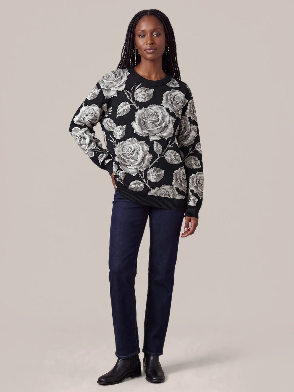 "Usiku" Sweatshirt — front view on model