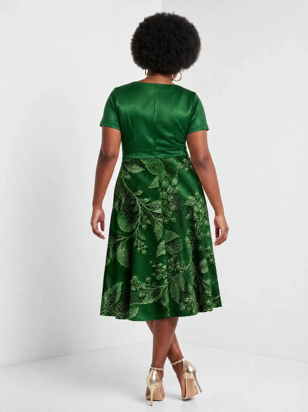 "Zabarajadi" Sweetheart Midi Dress — back view on model