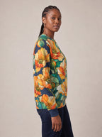 "Zafarani" Sweatshirt — side view on model