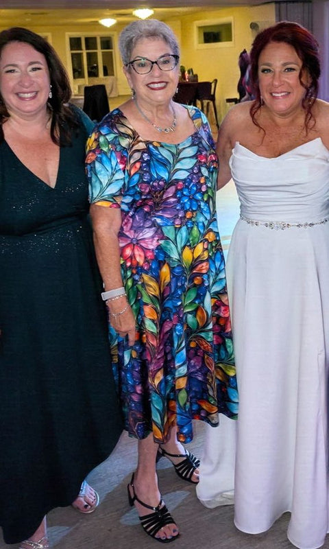 Customer photo: Anne A. in the Upinde sweetheart midi
